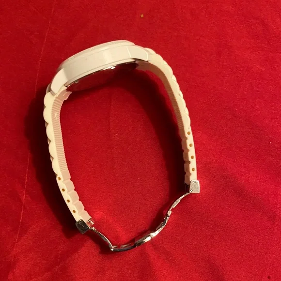 Hugo Boss White -Out Watch collection was just fixed new battery and - Picture 5 of 9